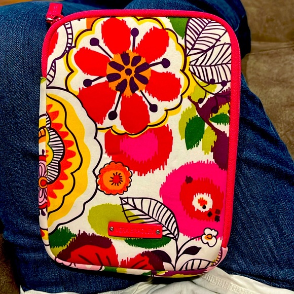 VERA BRADLEY TABLET CASE in flower print - Picture 1 of 5